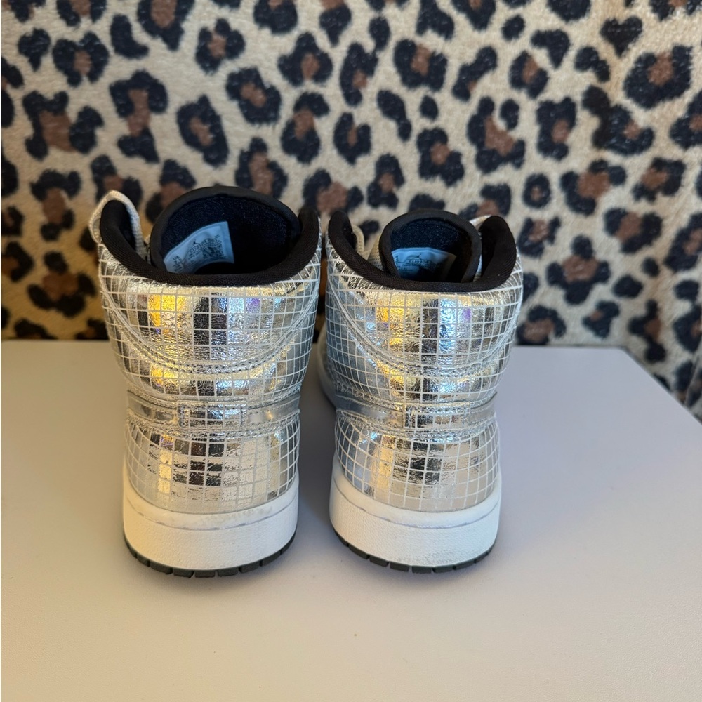 Nike Air Jordan 1 Mid – Women’s Size 7.5 - Picture 4 of 6